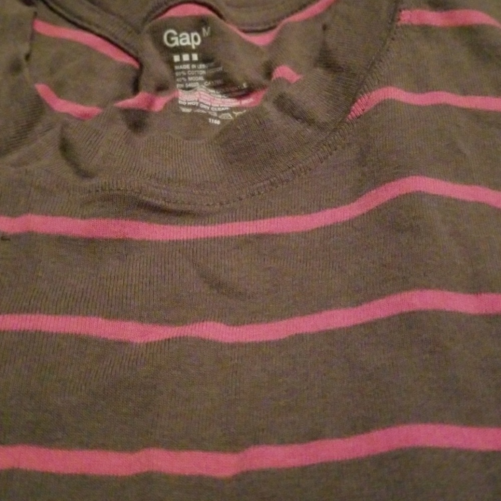 *3 FOR $15* Gap long sleeved tee - Picture 4 of 4